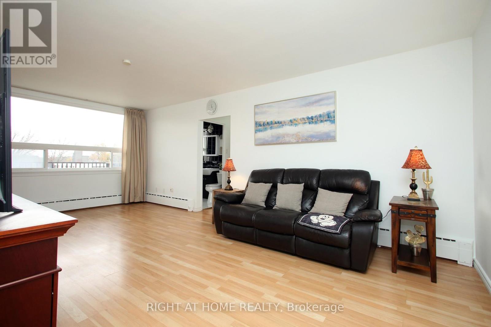 301 - 59 Neptune Drive, Toronto (englemount-lawrence), Ontario