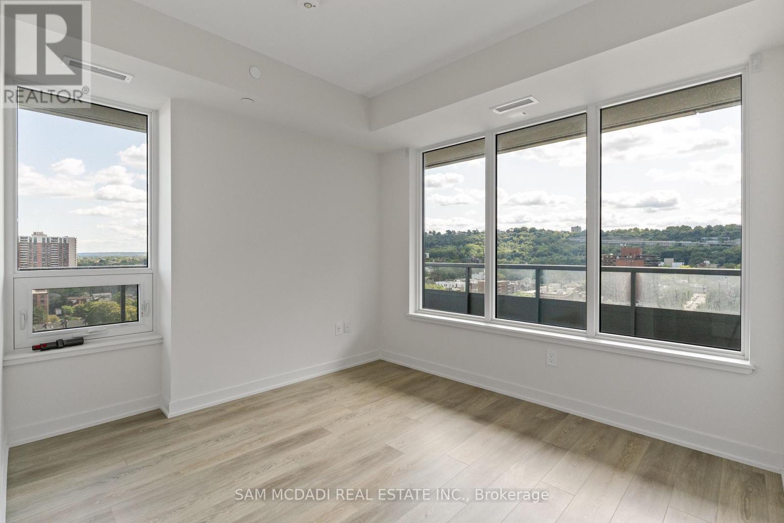 1305 - 212 King William Street, Hamilton (beasley), Ontario