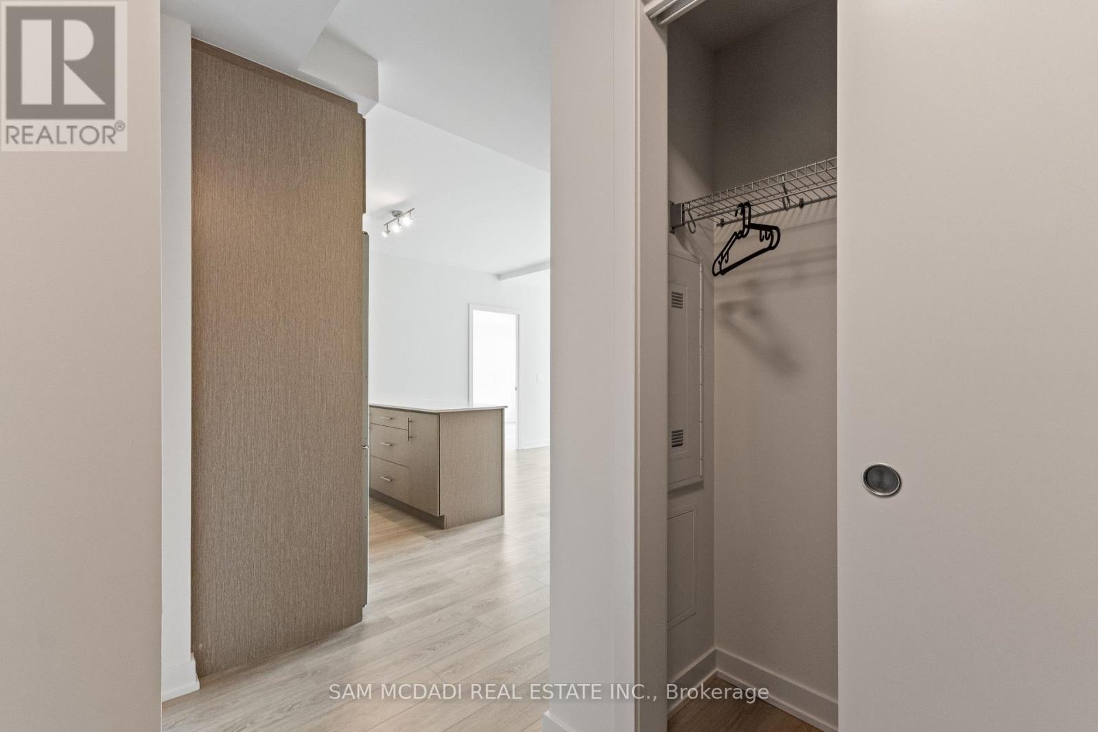 1305 - 212 King William Street, Hamilton (beasley), Ontario