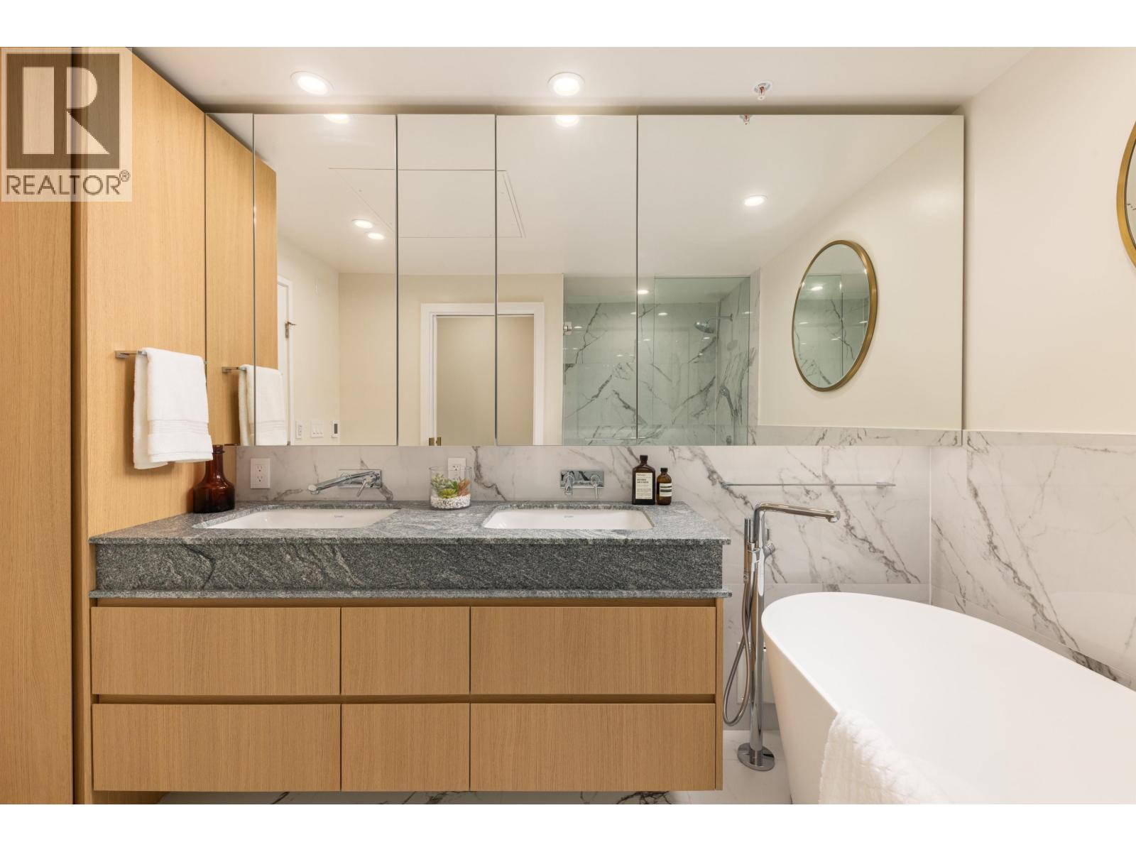 309 3668 W 10th Avenue, Vancouver, British Columbia