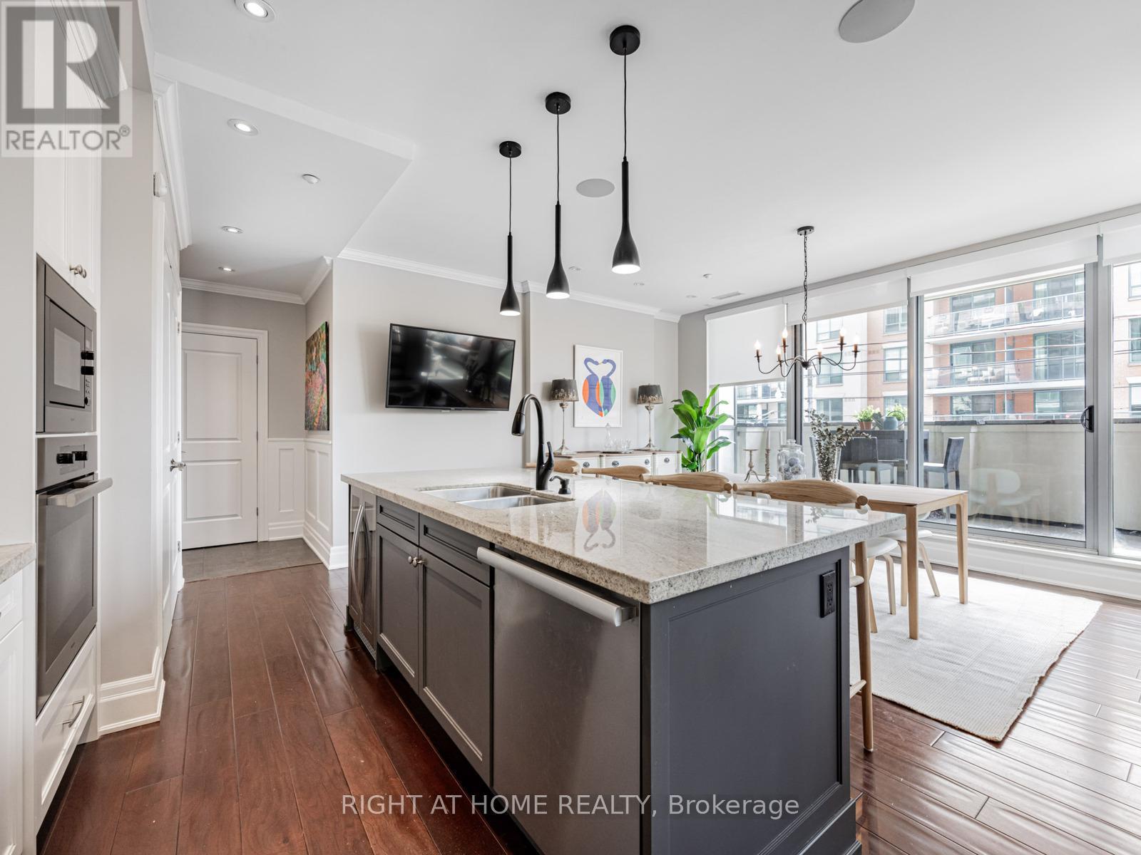 204 - 1 Rainsford Road, Toronto (the Beaches), Ontario