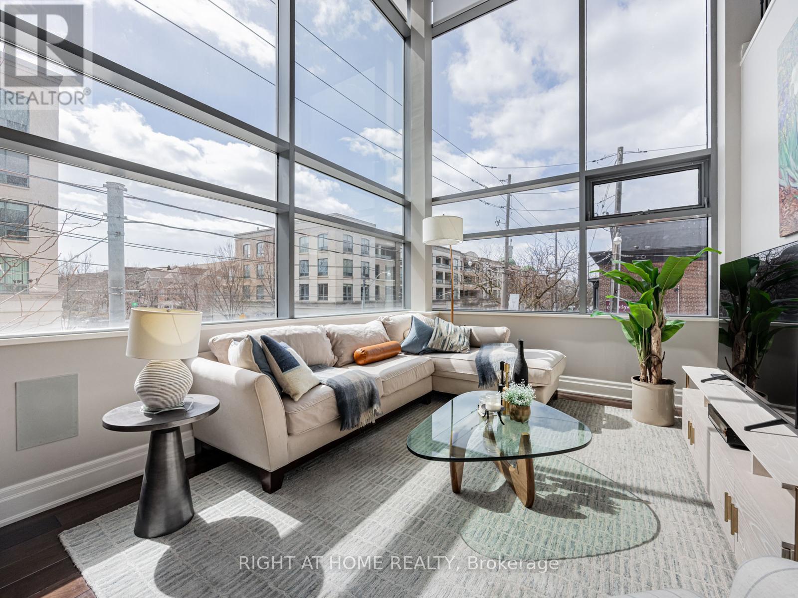 204 - 1 Rainsford Road, Toronto (the Beaches), Ontario