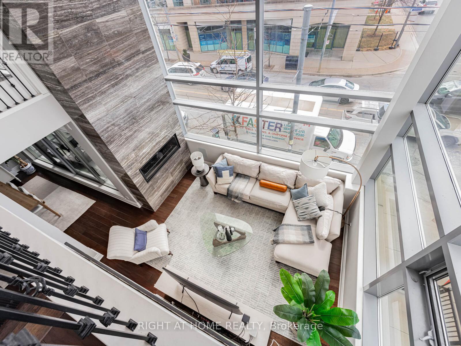 204 - 1 Rainsford Road, Toronto (the Beaches), Ontario