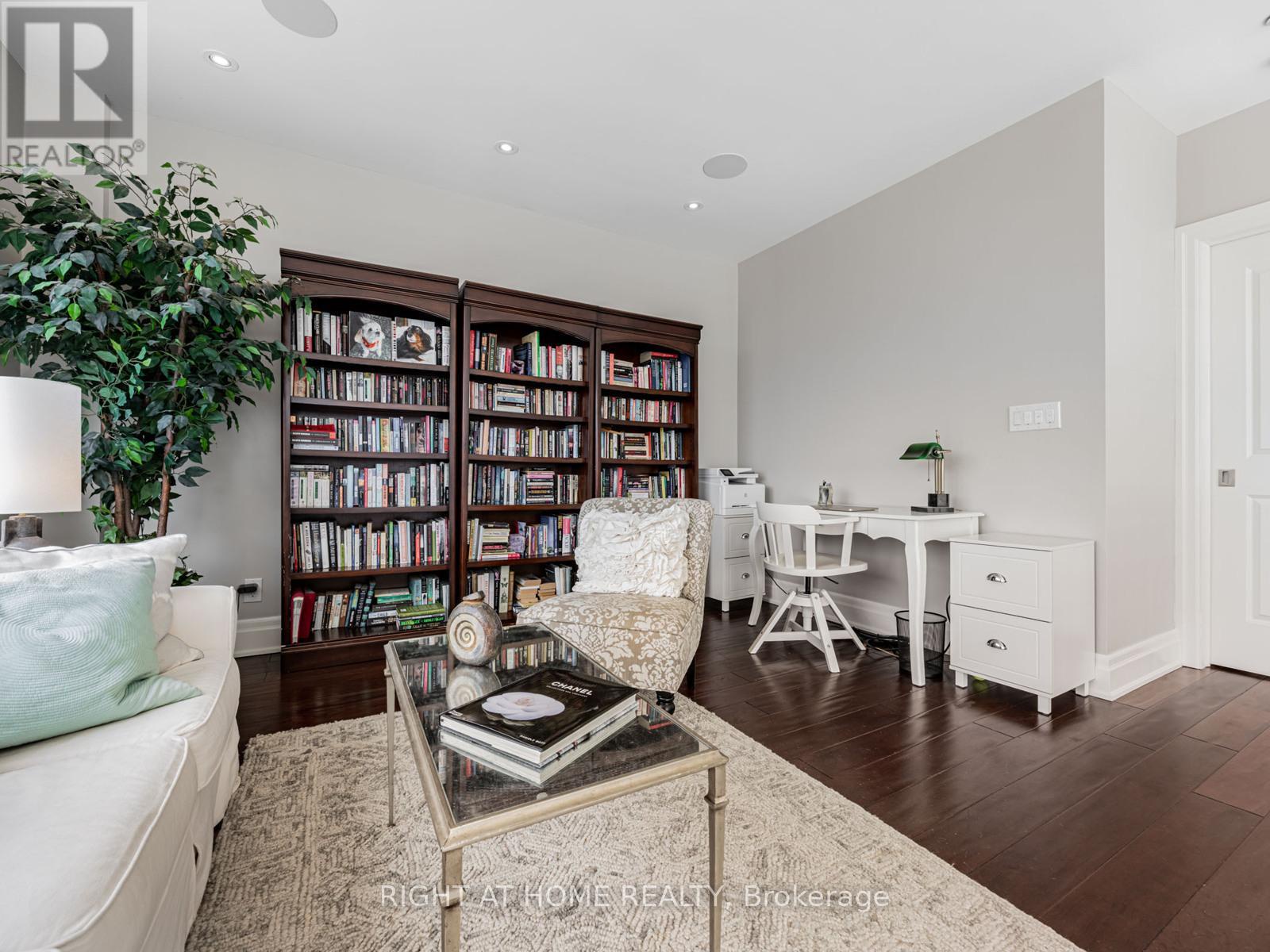 204 - 1 Rainsford Road, Toronto (the Beaches), Ontario