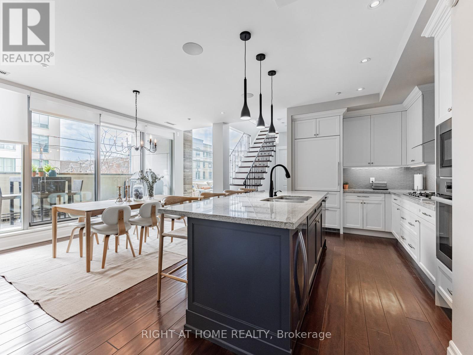 204 - 1 Rainsford Road, Toronto (the Beaches), Ontario