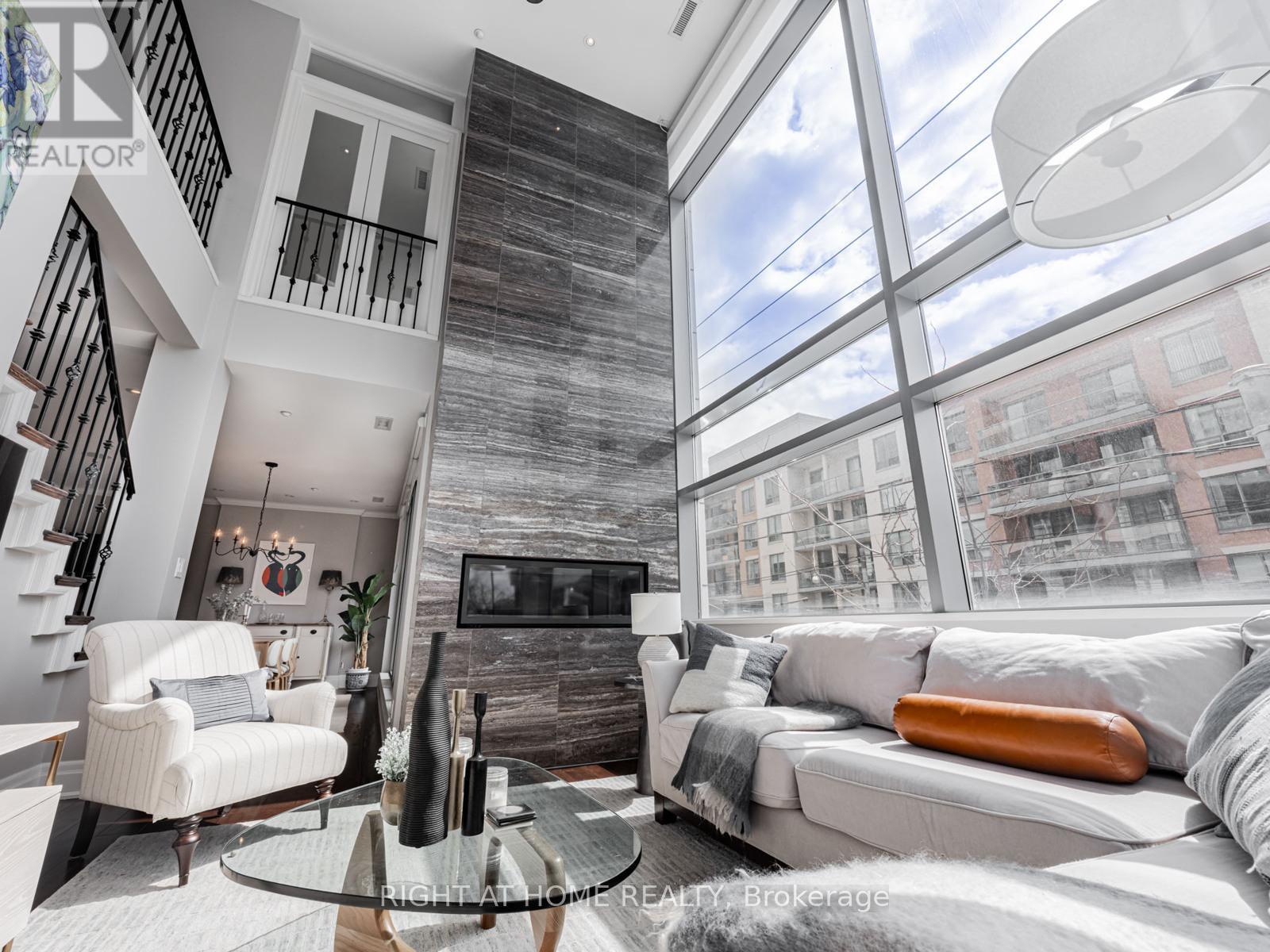 204 - 1 Rainsford Road, Toronto (the Beaches), Ontario