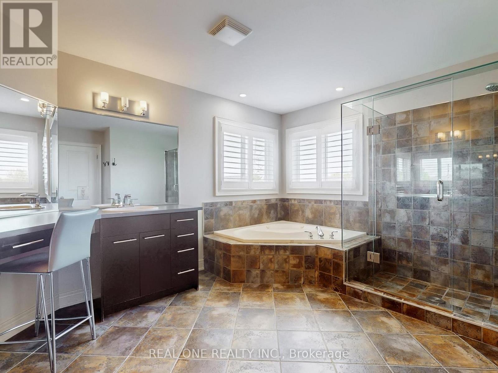 26 Matthews Court, St. Catharines (rykert/vansickle), Ontario