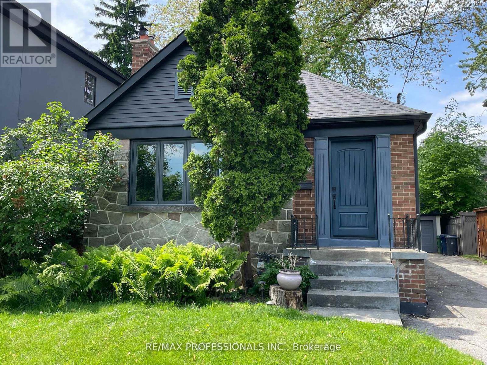 168 The Kingsway, Toronto (kingsway South), Ontario