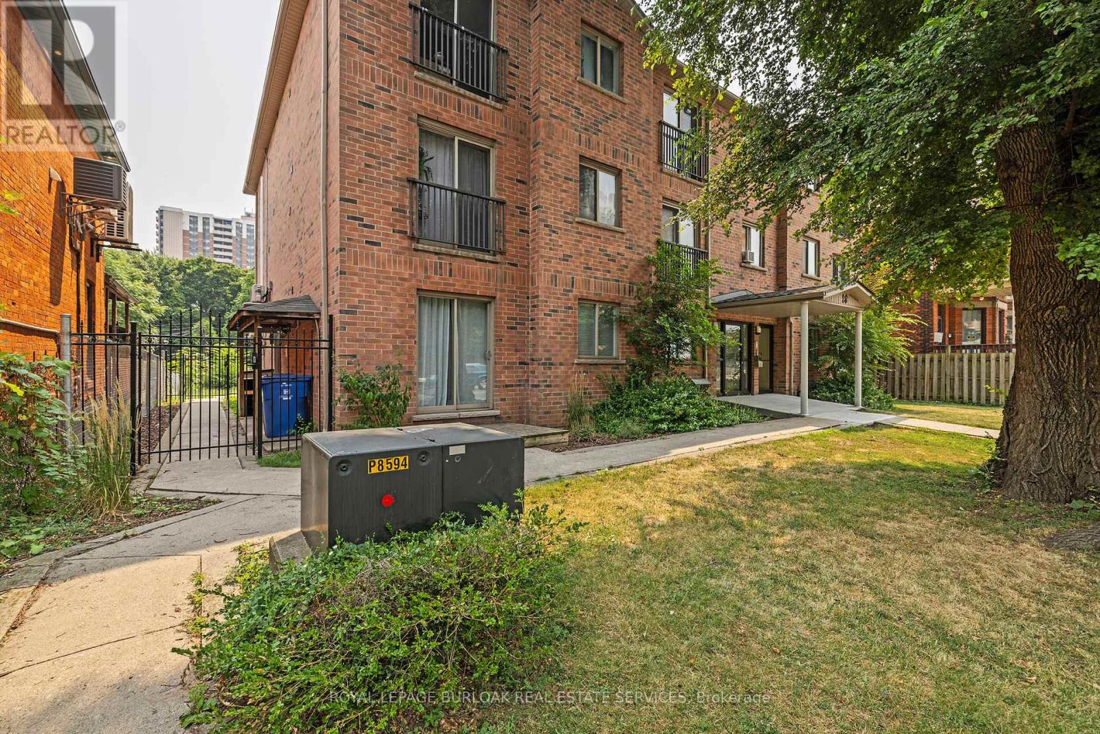 104 - 28 Victoria Avenue N, Hamilton (landsdale), Ontario