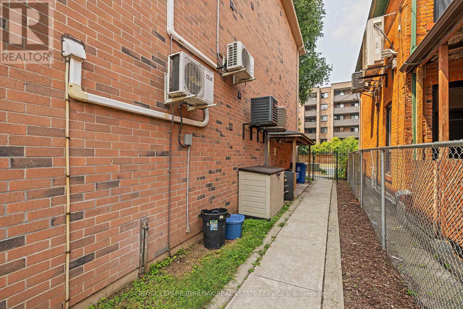 104 - 28 Victoria Avenue N, Hamilton (landsdale), Ontario