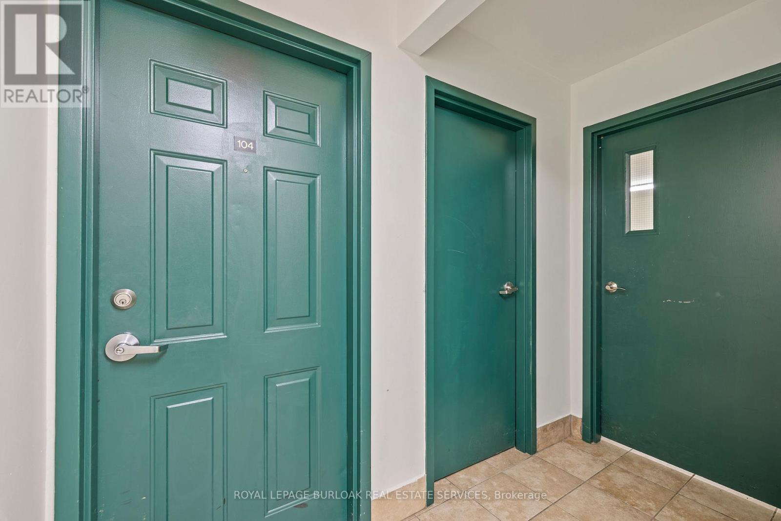 104 - 28 Victoria Avenue N, Hamilton (landsdale), Ontario