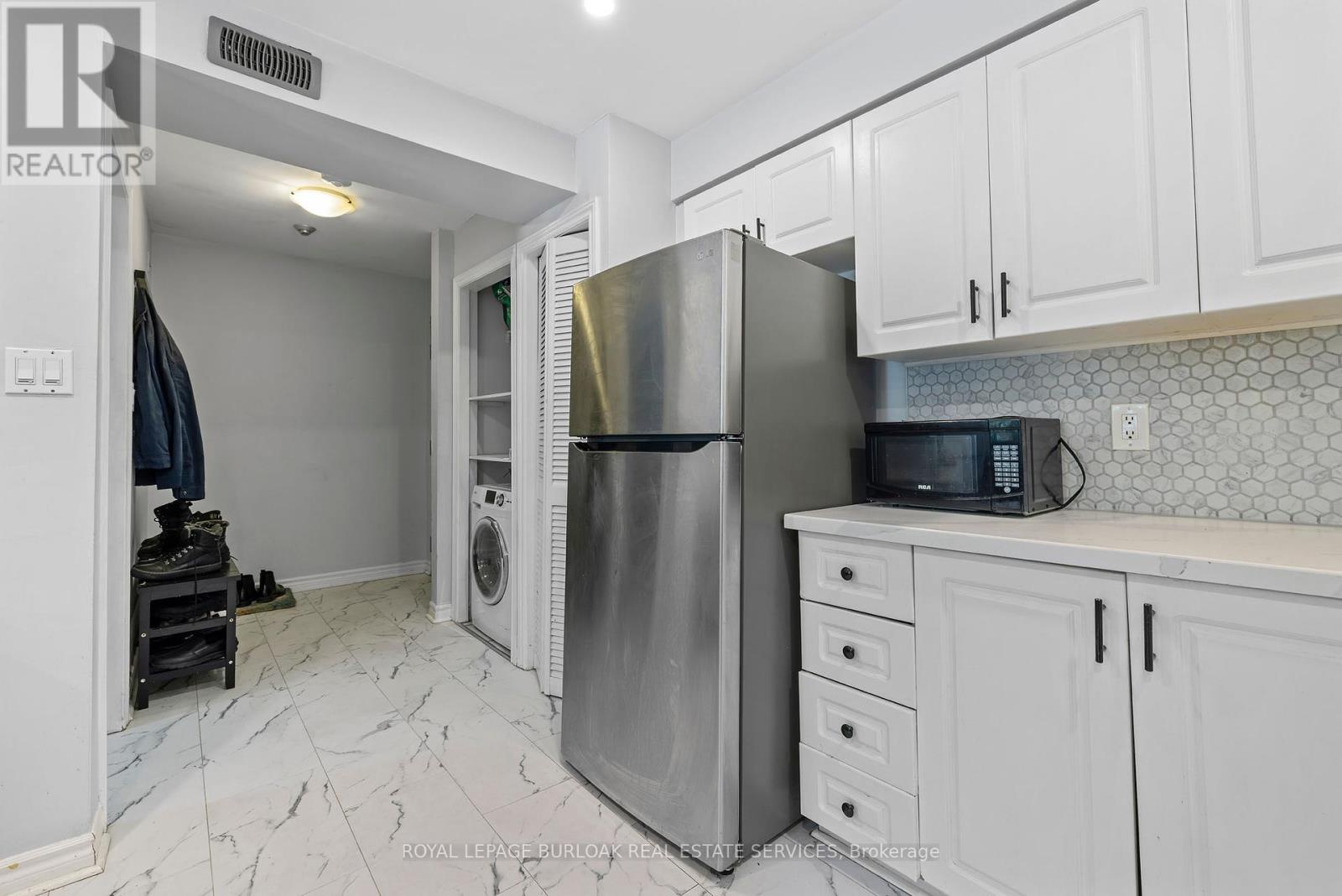 104 - 28 Victoria Avenue N, Hamilton (landsdale), Ontario