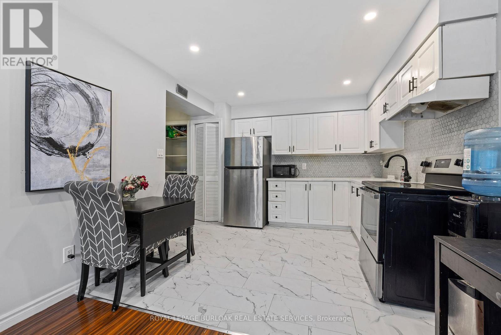 104 - 28 Victoria Avenue N, Hamilton (landsdale), Ontario