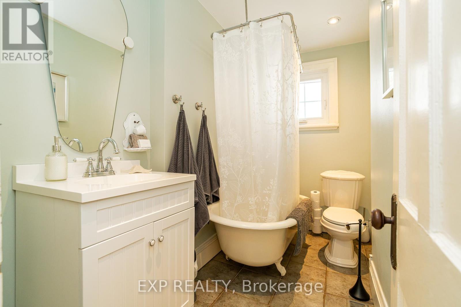 45 King Street, Rideau Lakes, Ontario