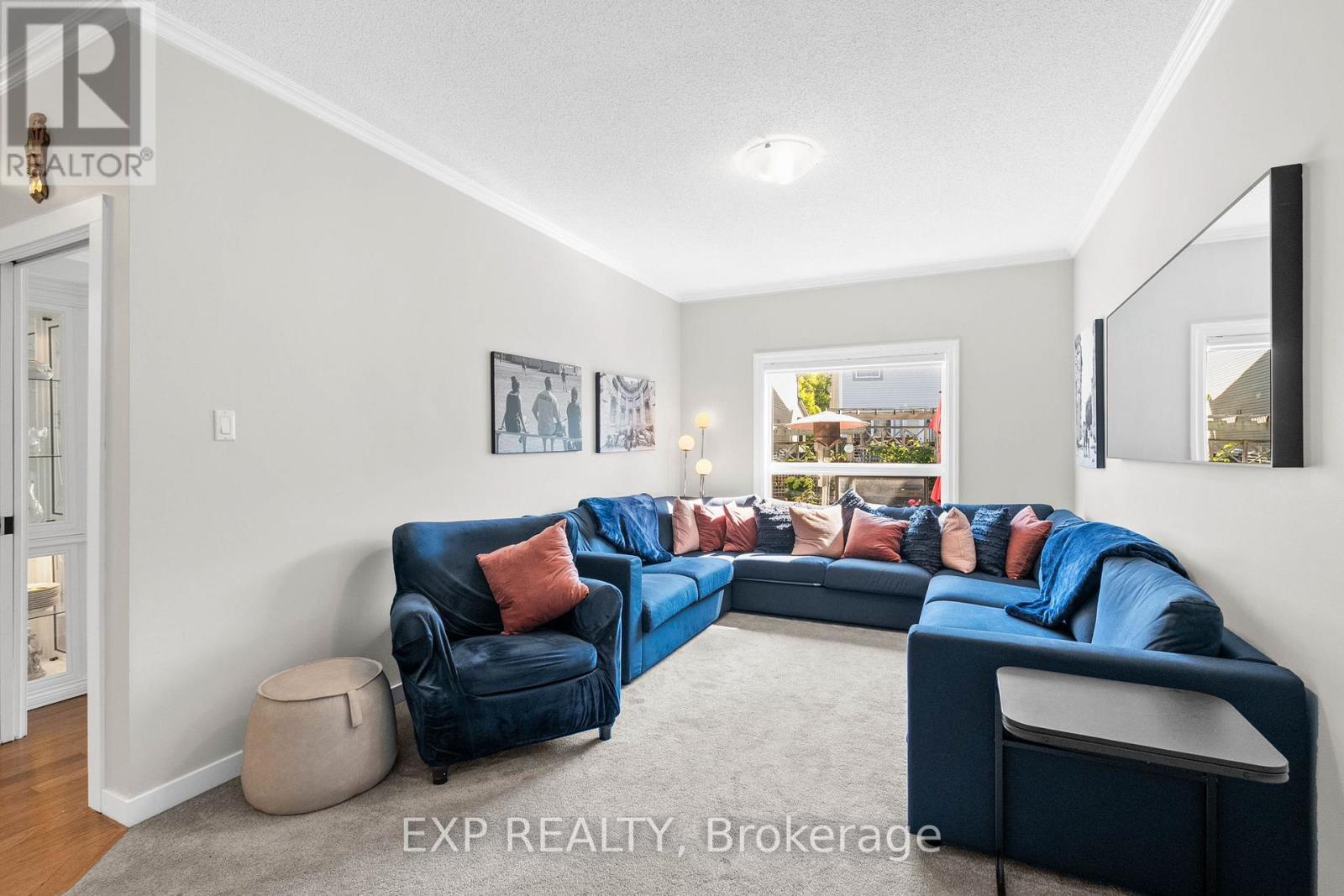 18 Golders Green Lane, Ottawa, Ontario