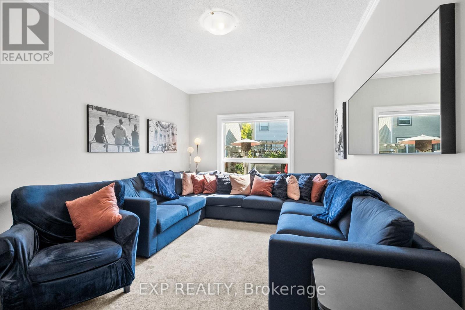 18 Golders Green Lane, Ottawa, Ontario