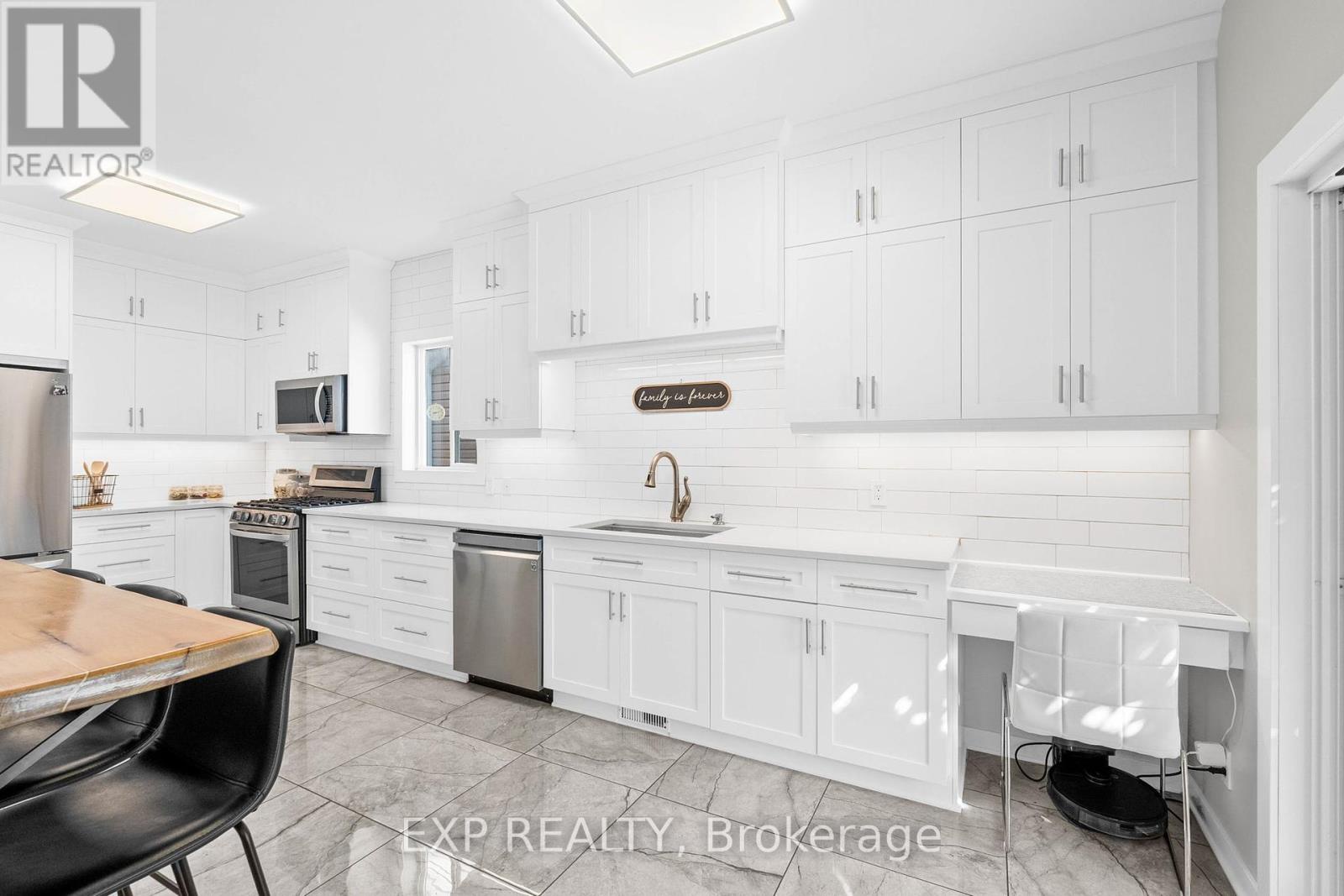 18 Golders Green Lane, Ottawa, Ontario