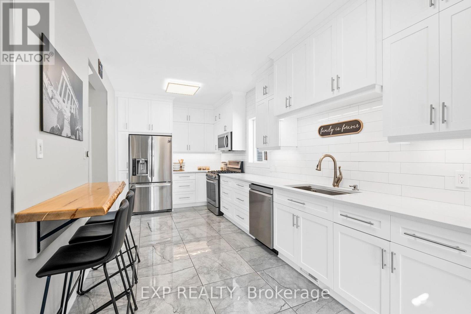 18 Golders Green Lane, Ottawa, Ontario