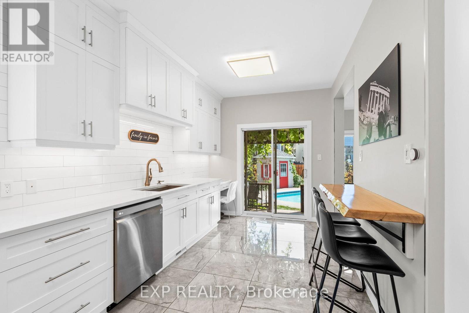 18 Golders Green Lane, Ottawa, Ontario