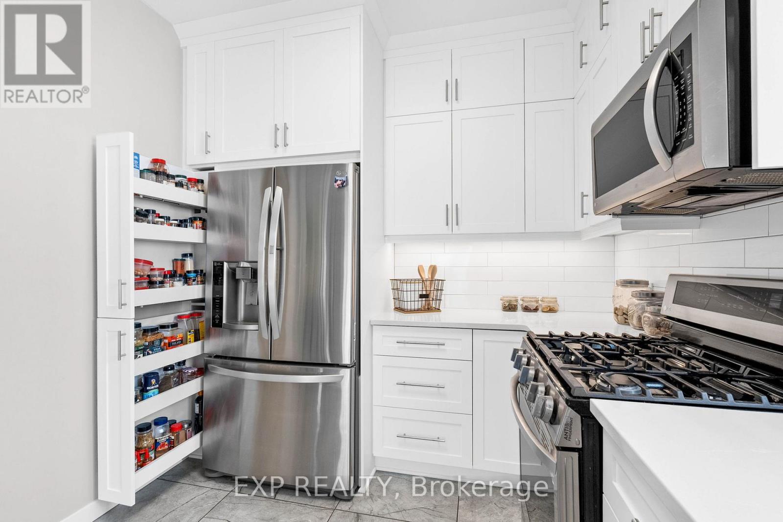 18 Golders Green Lane, Ottawa, Ontario