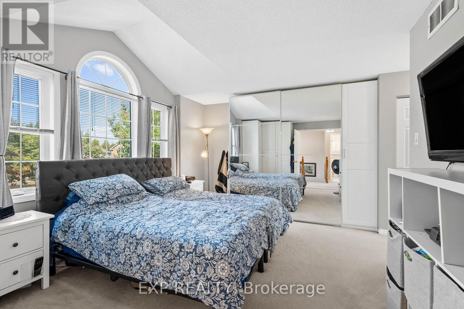 18 Golders Green Lane, Ottawa, Ontario