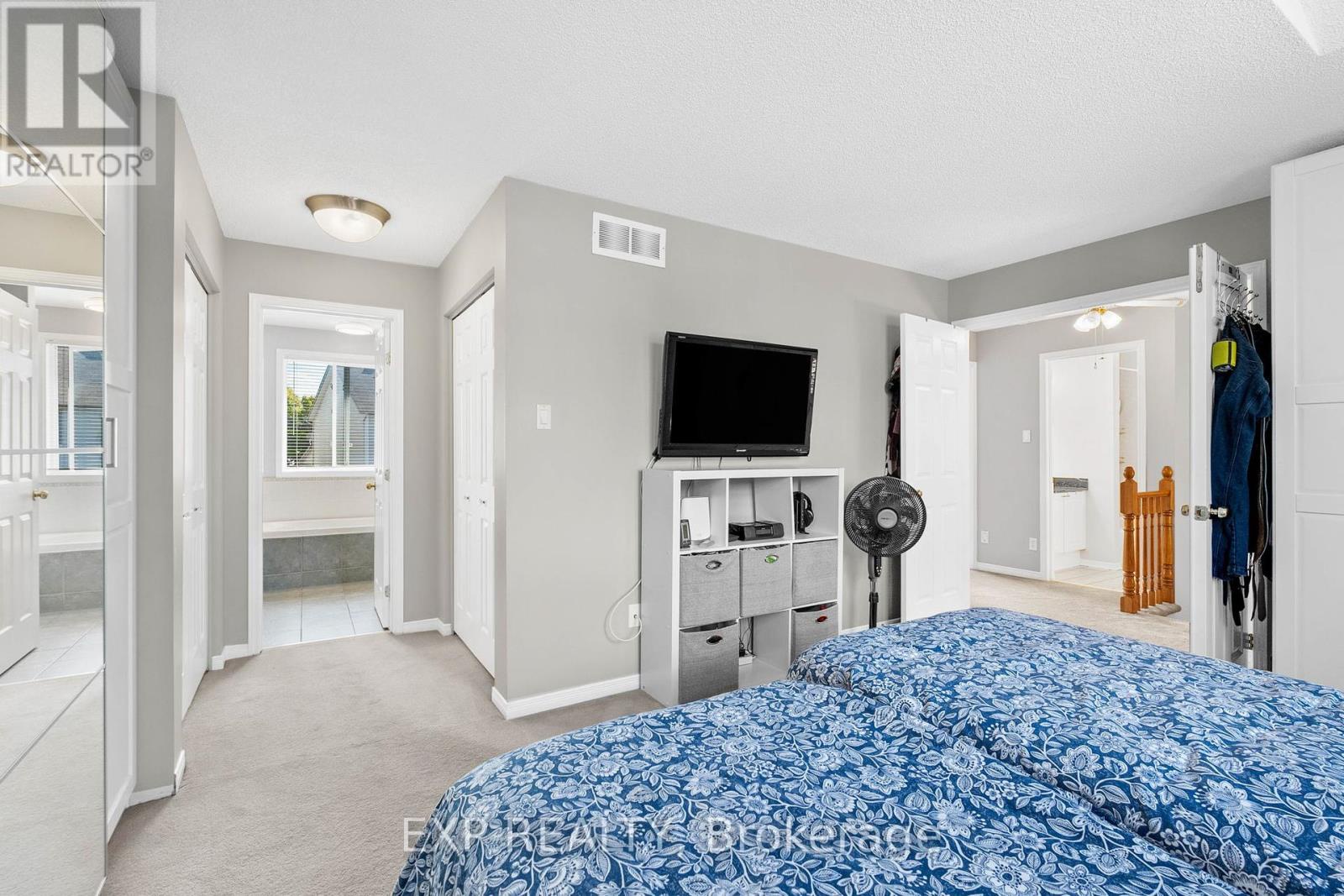 18 Golders Green Lane, Ottawa, Ontario