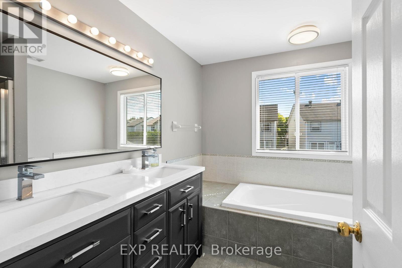 18 Golders Green Lane, Ottawa, Ontario