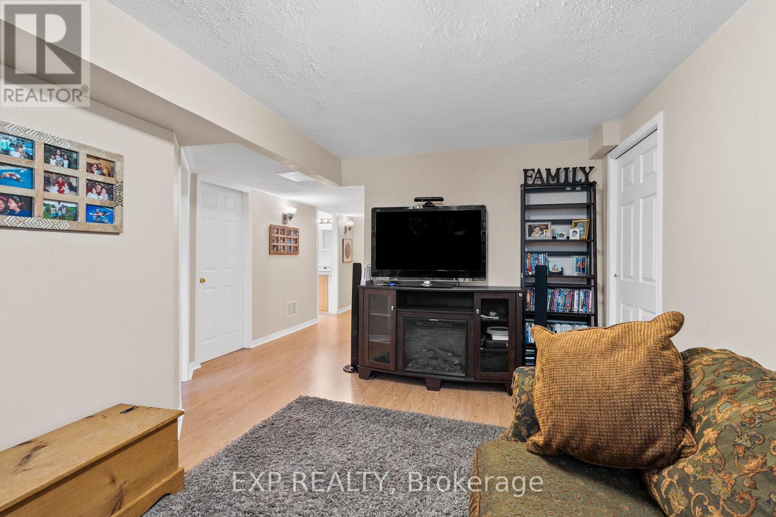 18 Golders Green Lane, Ottawa, Ontario