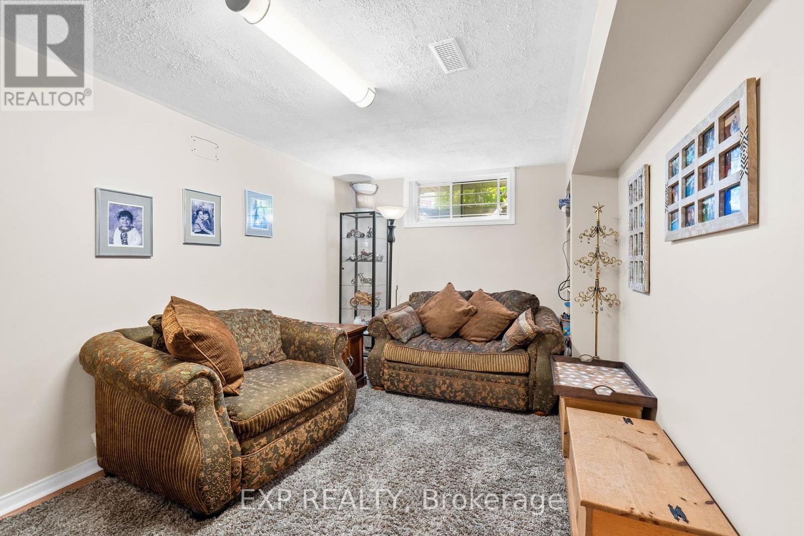 18 Golders Green Lane, Ottawa, Ontario