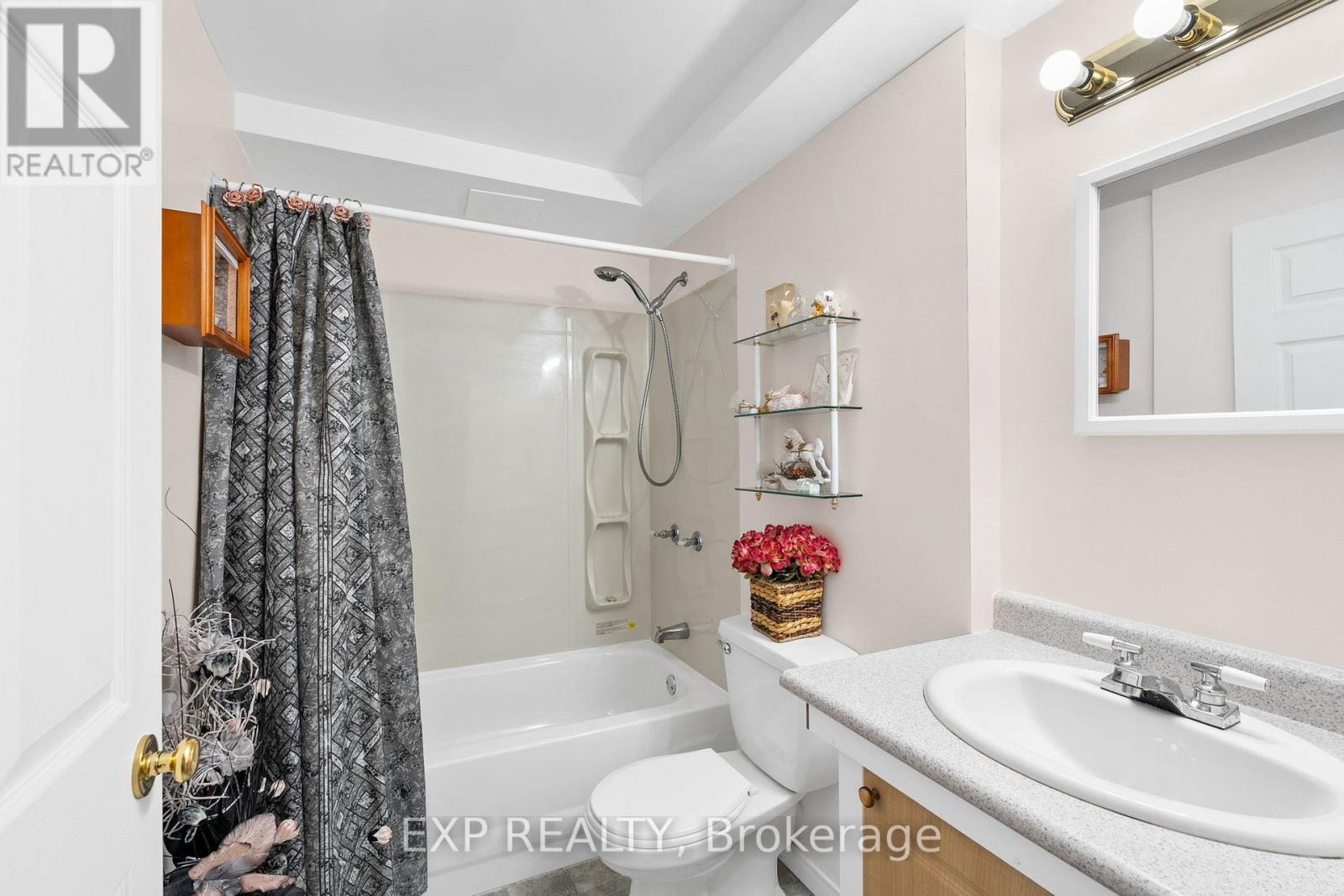 18 Golders Green Lane, Ottawa, Ontario