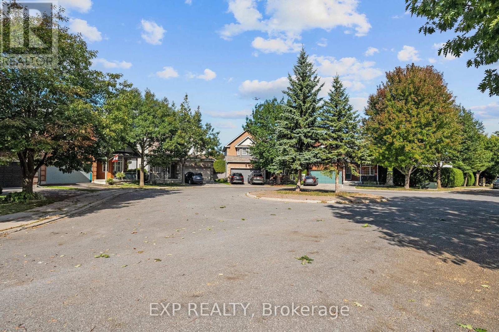 18 Golders Green Lane, Ottawa, Ontario