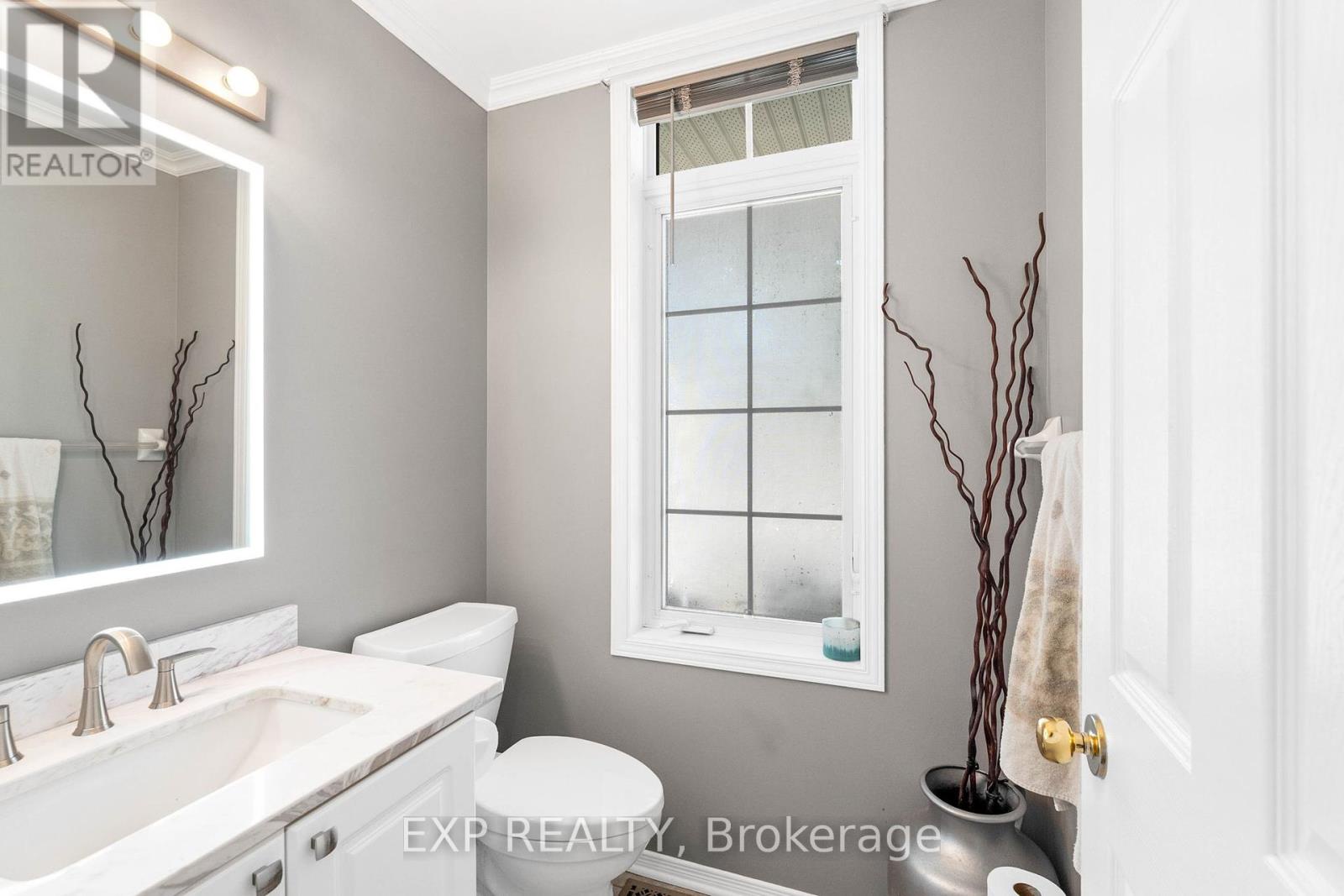 18 Golders Green Lane, Ottawa, Ontario