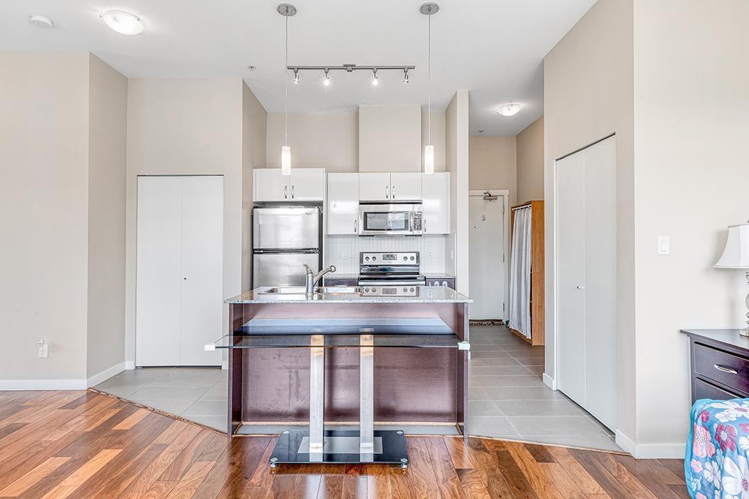 521 13728 108 Avenue, Surrey, British Columbia