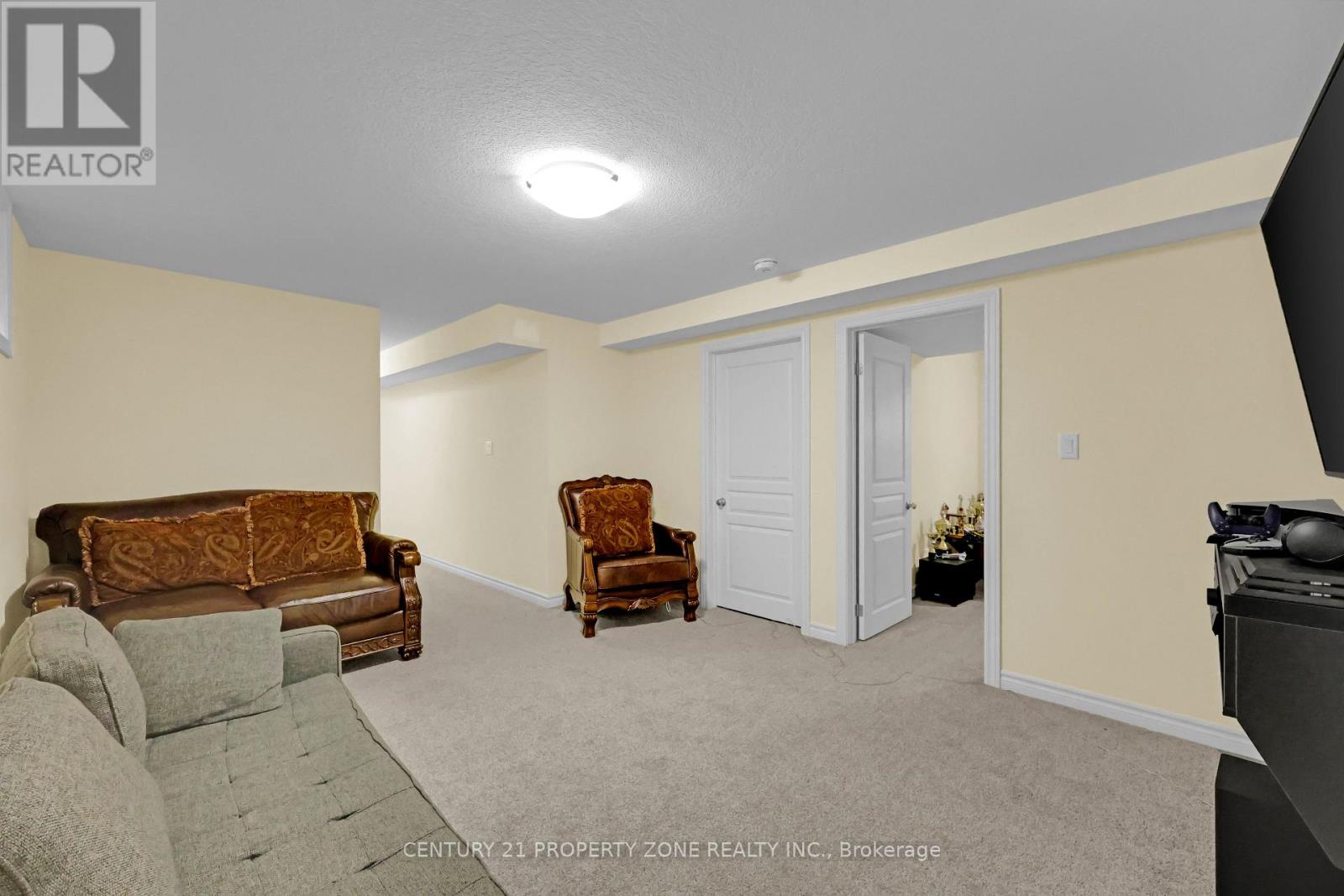 8 Chamberlain Avenue, Ingersoll (ingersoll - South), Ontario