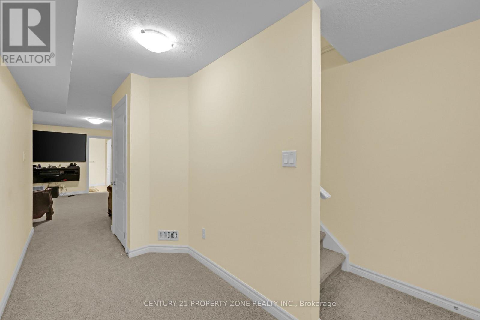 8 Chamberlain Avenue, Ingersoll (ingersoll - South), Ontario