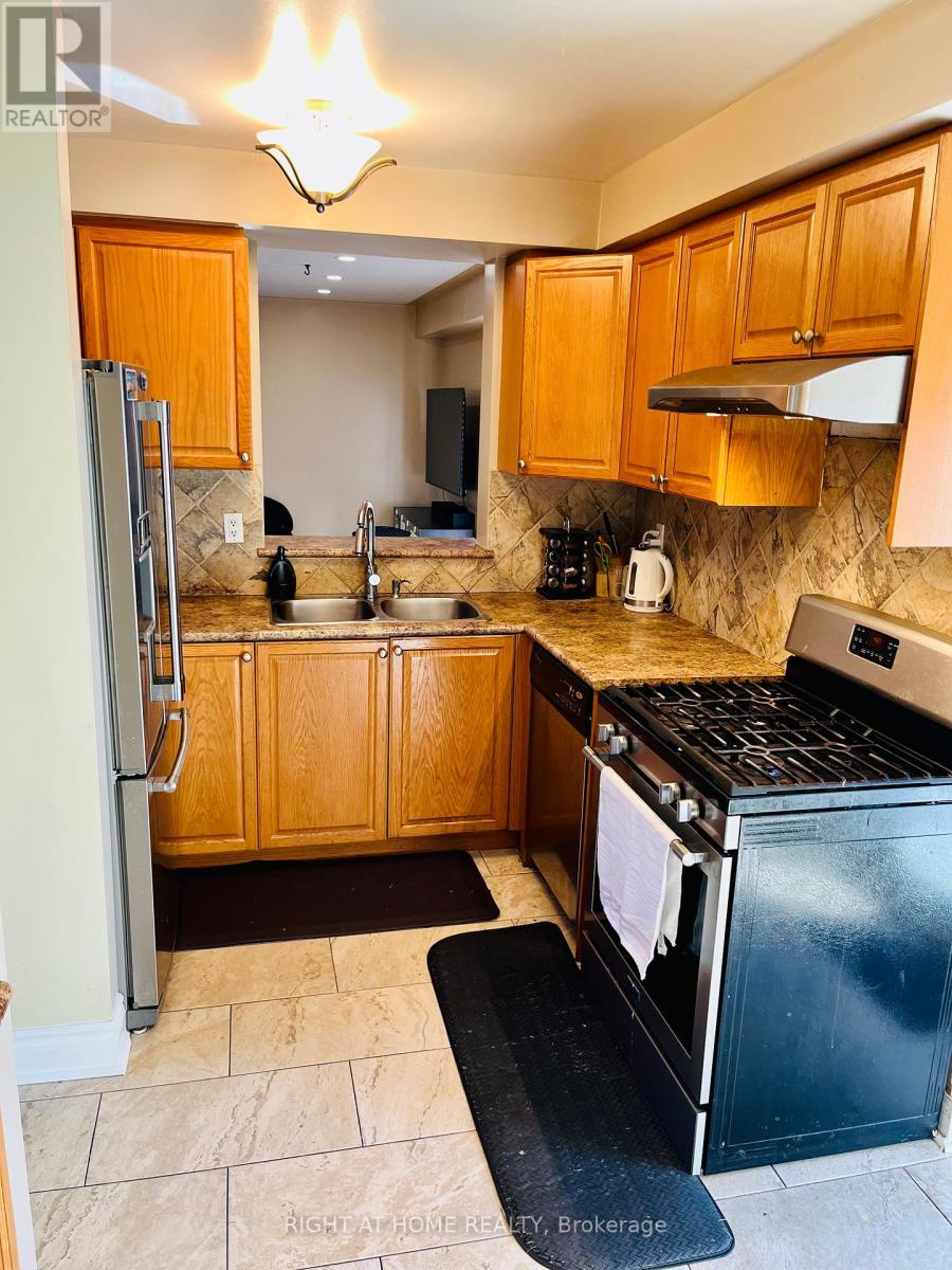 34 Drinkwater Road N, Brampton (fletcher's West), Ontario