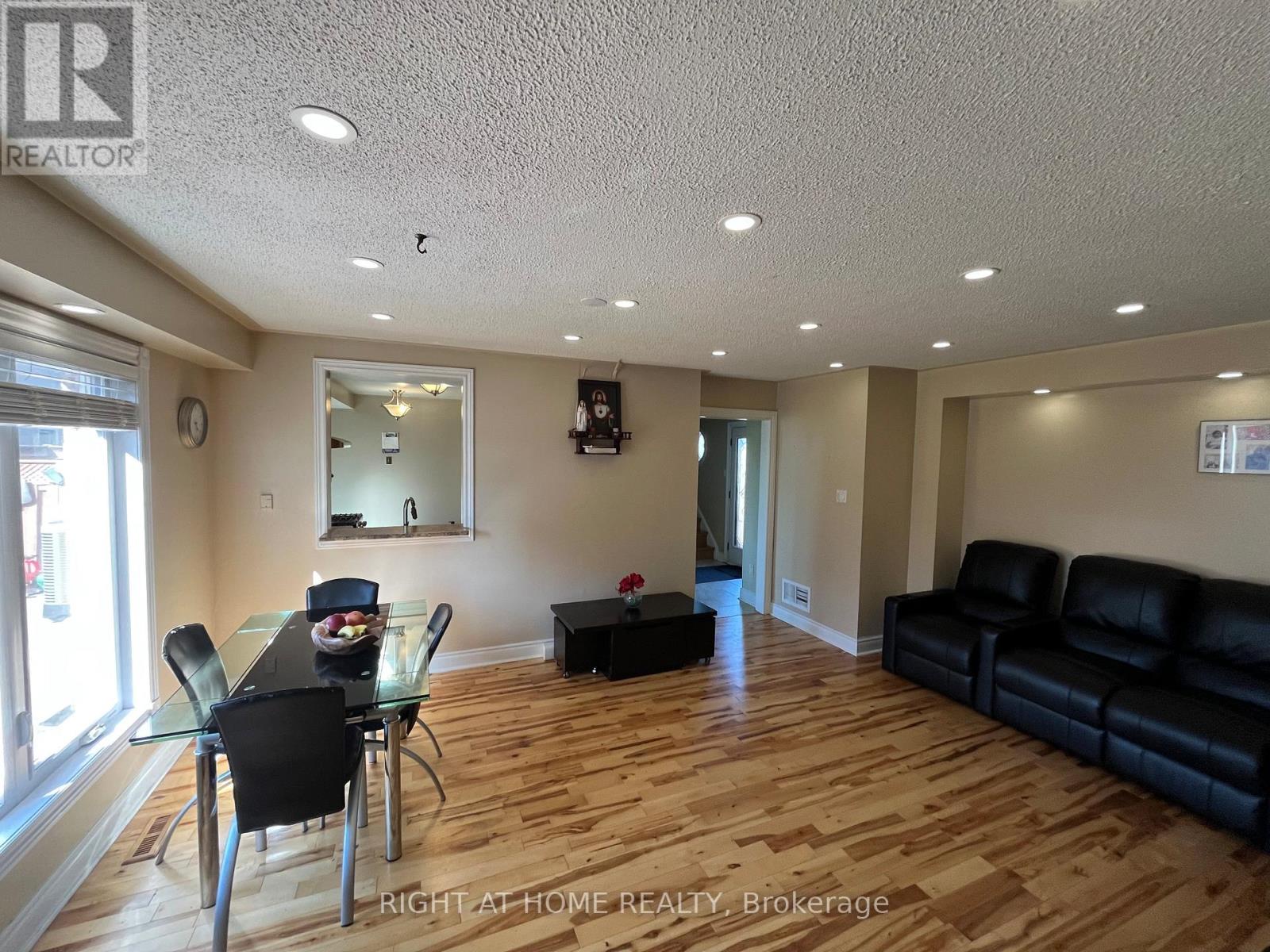 34 Drinkwater Road N, Brampton (fletcher's West), Ontario