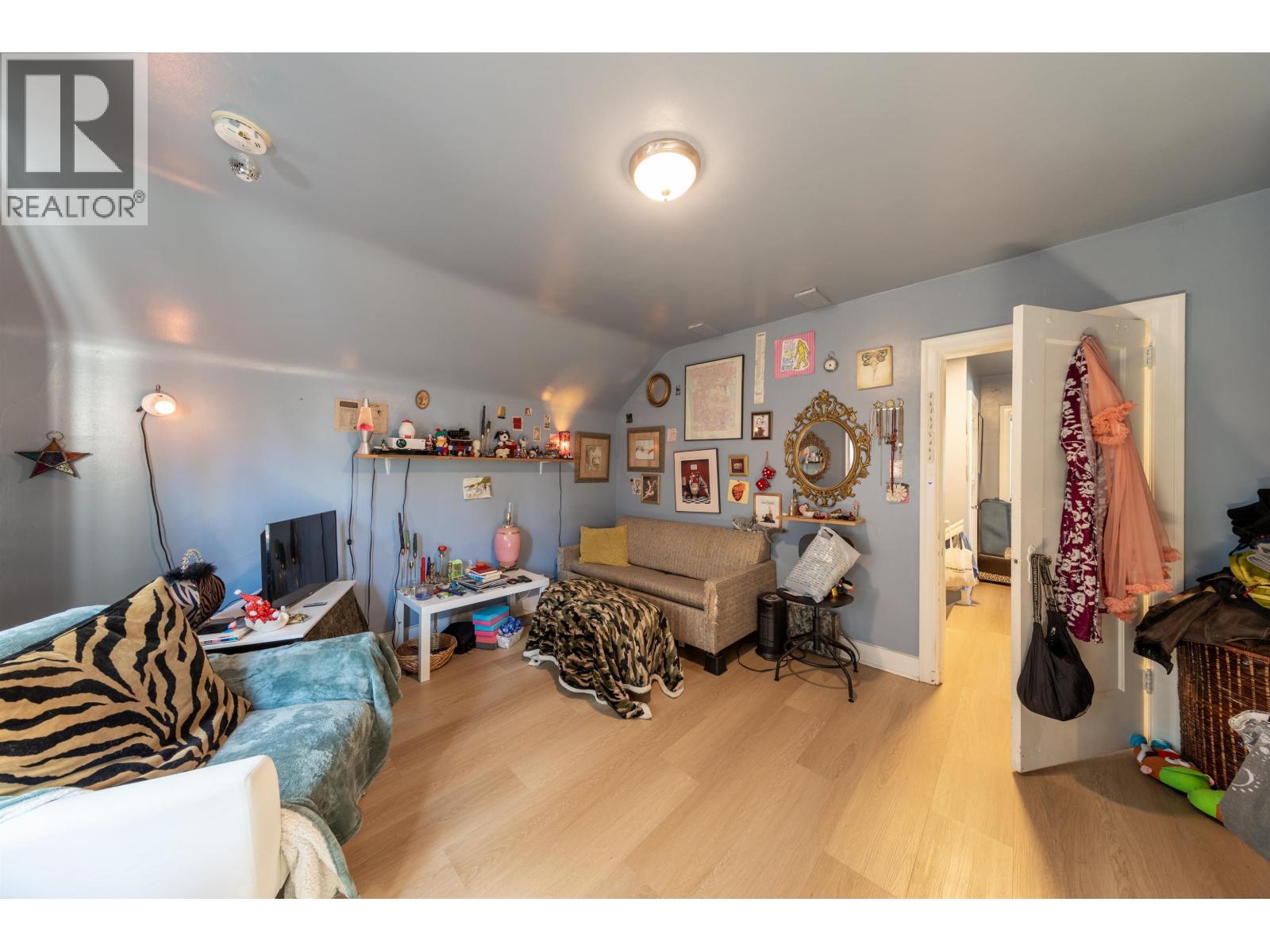 3719 W 3rd Avenue, Vancouver, British Columbia