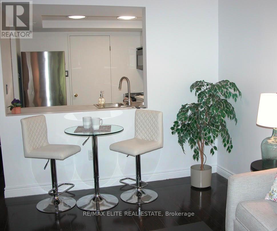 323 - 65 Scadding Avenue, Toronto (waterfront Communities), Ontario