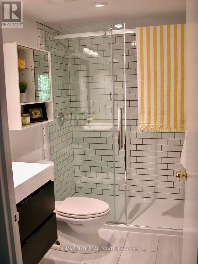 323 - 65 Scadding Avenue, Toronto (waterfront Communities), Ontario