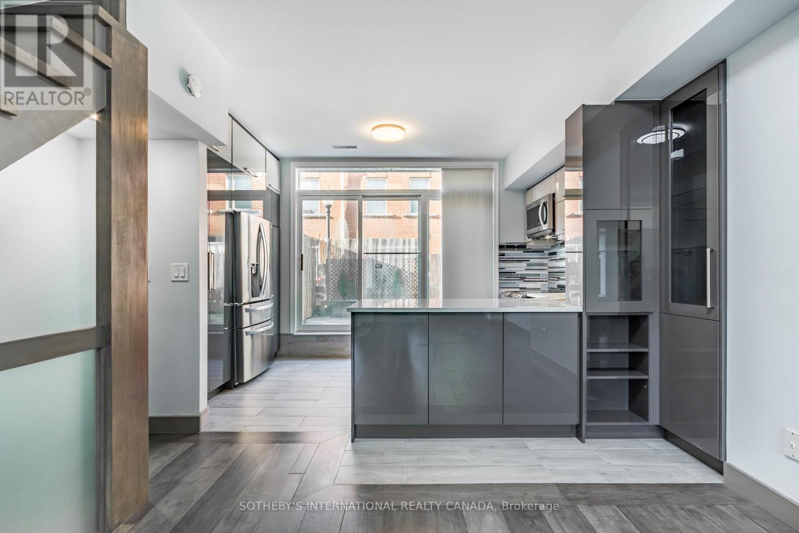 30 Michael Power Place, Toronto (islington-city Centre West), Ontario