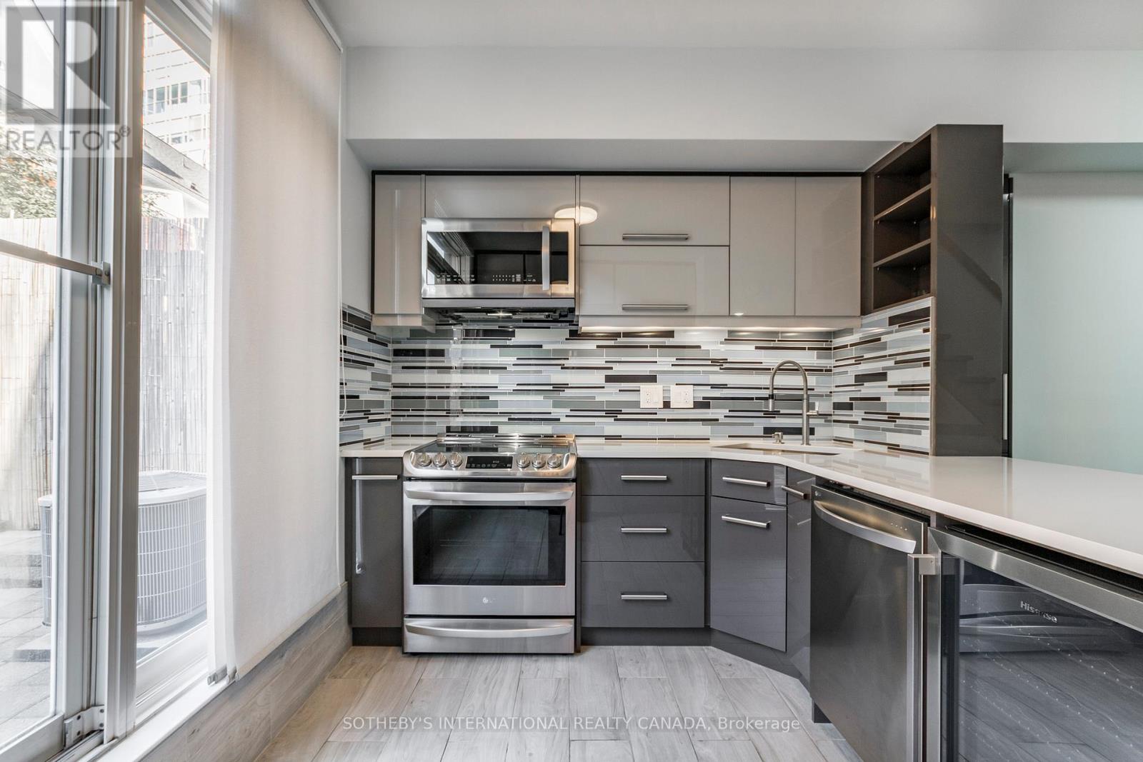 30 Michael Power Place, Toronto (islington-city Centre West), Ontario