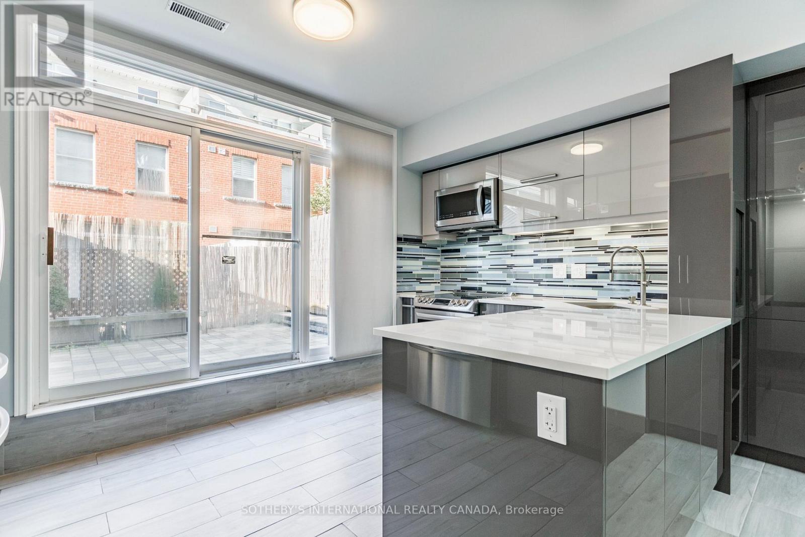 30 Michael Power Place, Toronto (islington-city Centre West), Ontario