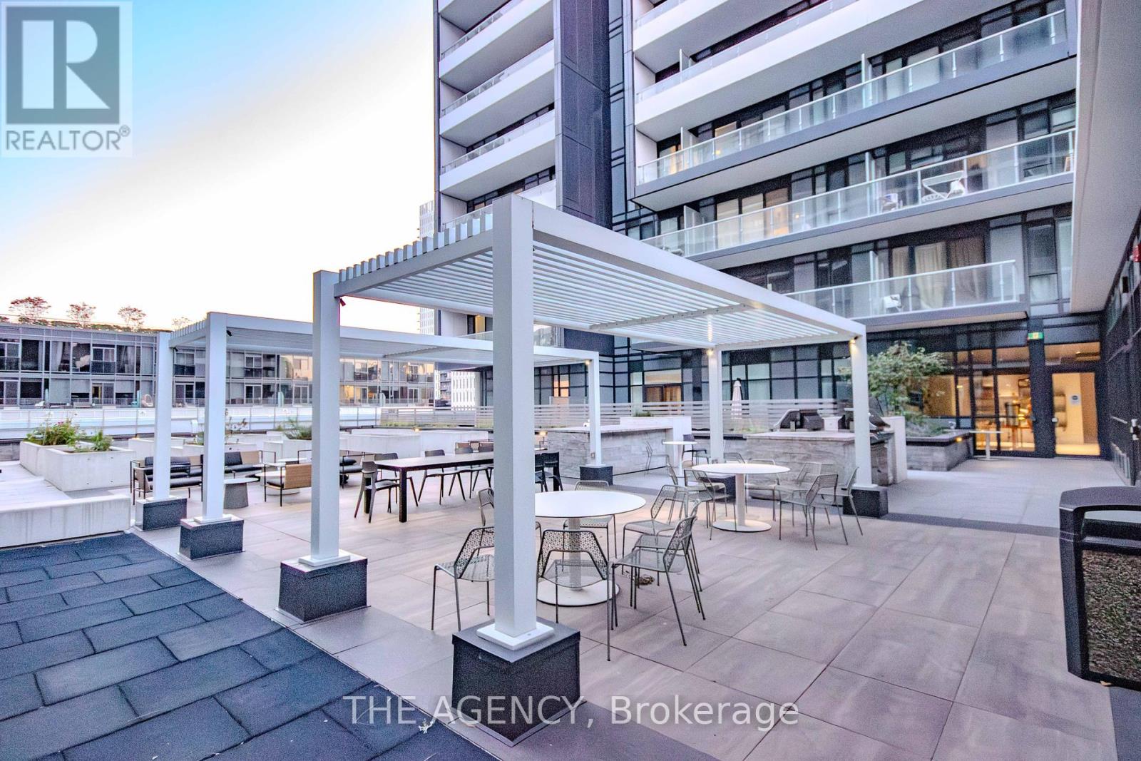 1702 - 225 Sumach Street, Toronto (regent Park), Ontario