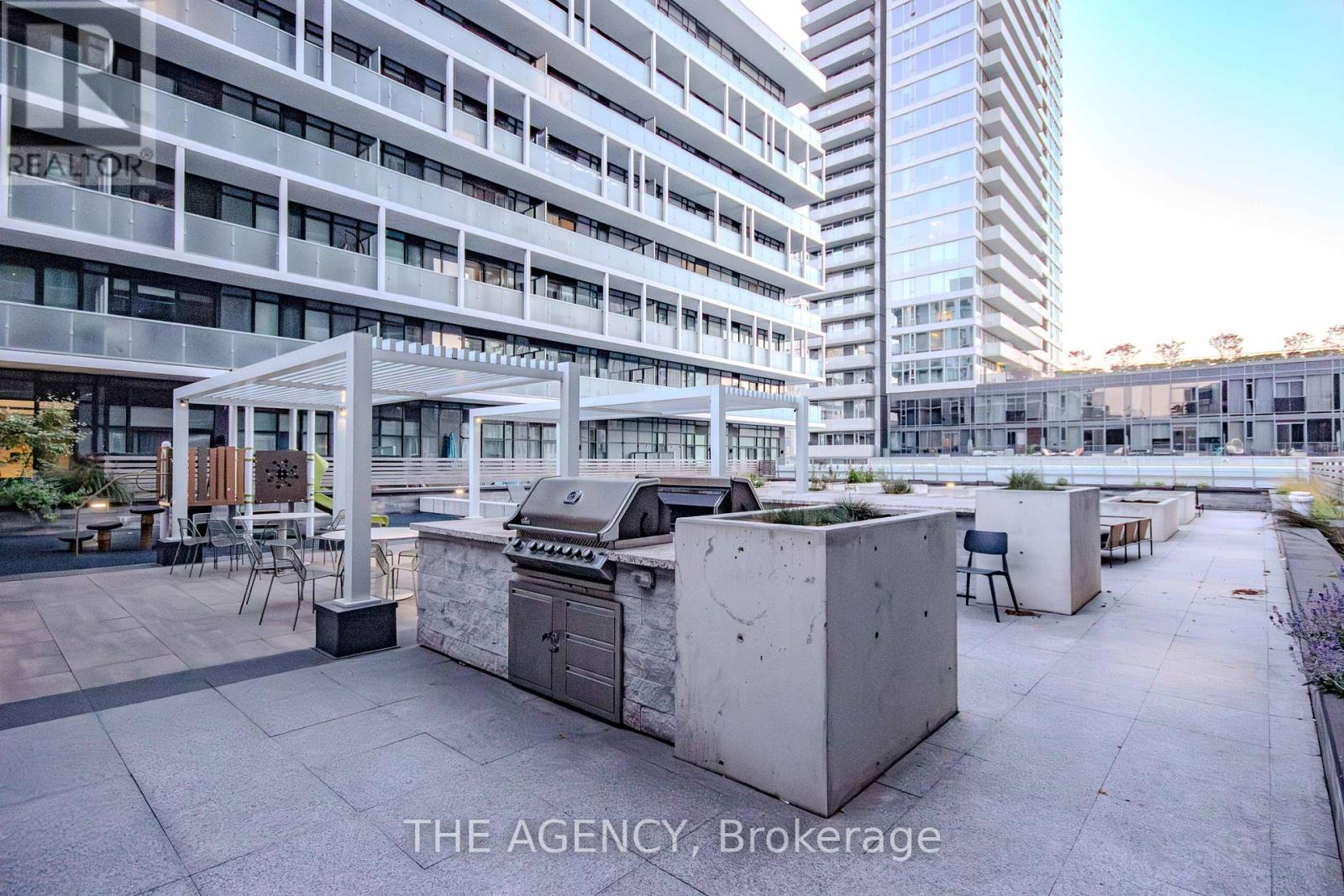 1702 - 225 Sumach Street, Toronto (regent Park), Ontario