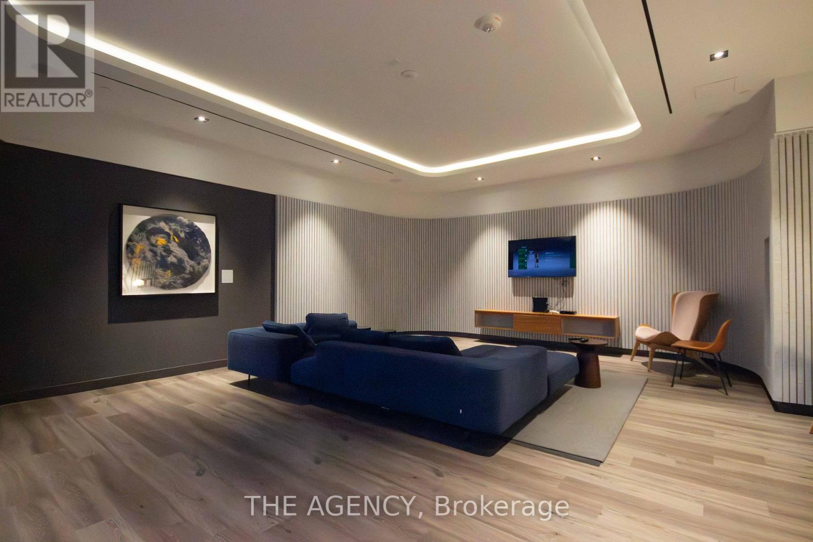 1702 - 225 Sumach Street, Toronto (regent Park), Ontario