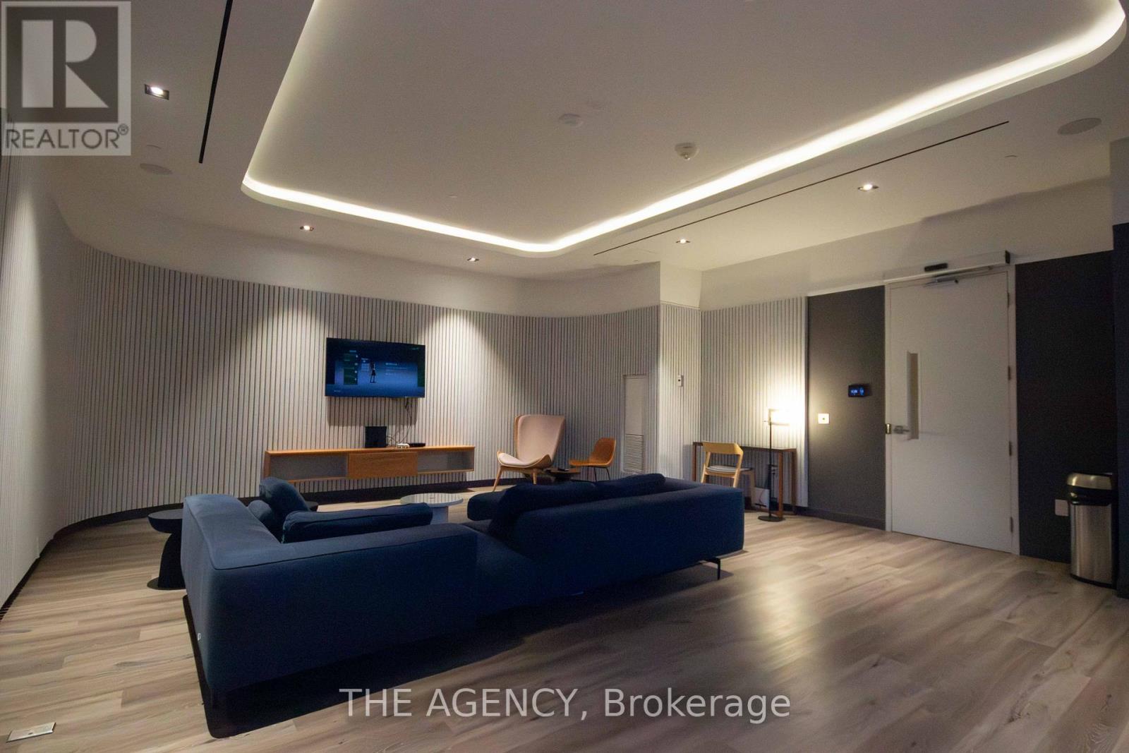 1702 - 225 Sumach Street, Toronto (regent Park), Ontario