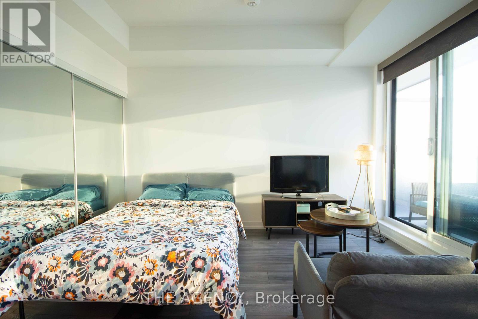 1702 - 225 Sumach Street, Toronto (regent Park), Ontario