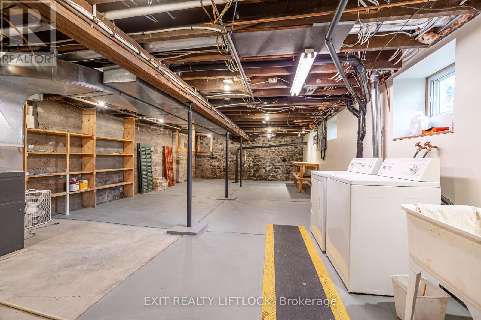 141 Hunter Street E, Peterborough (ashburnham Ward 4), Ontario