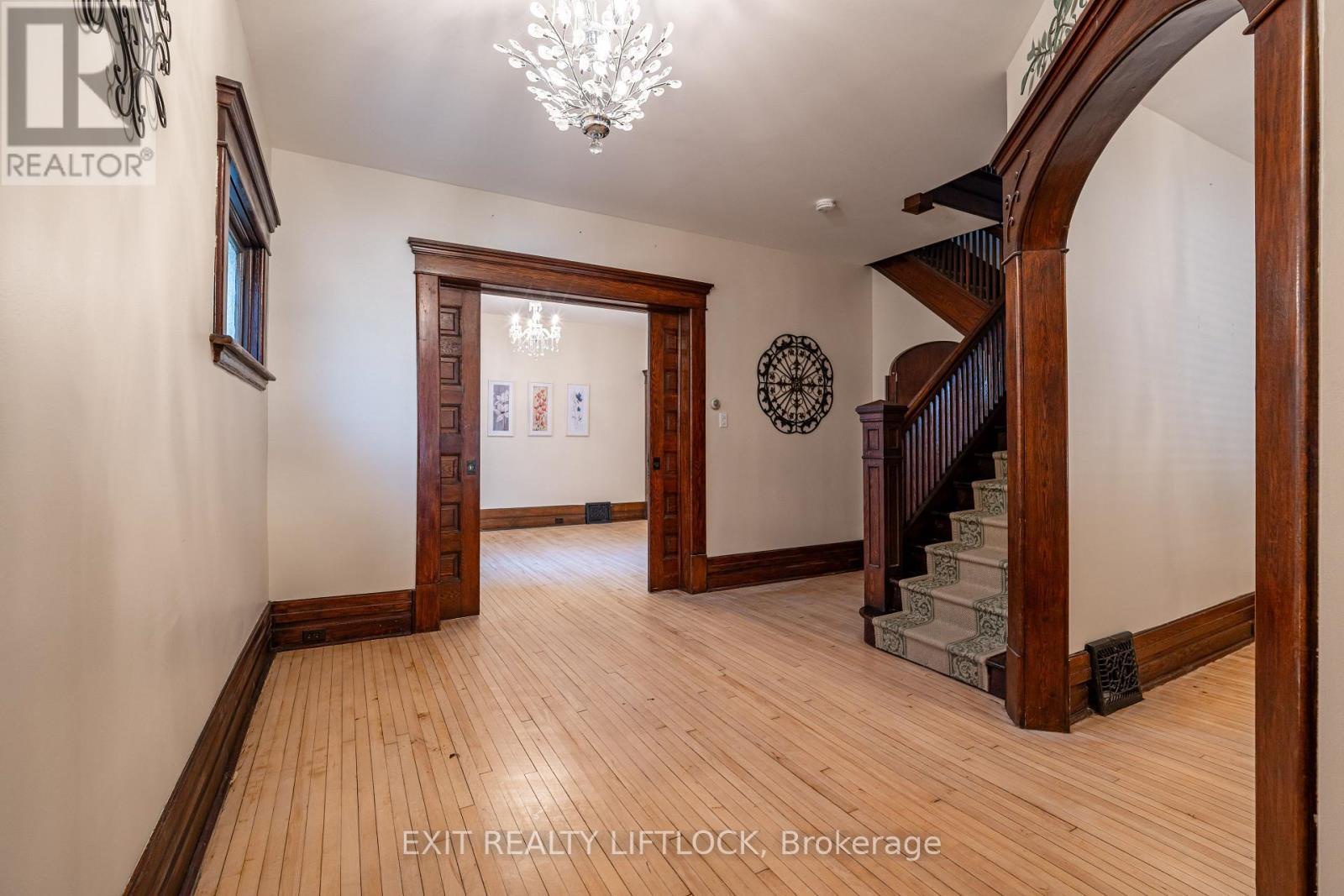 141 Hunter Street E, Peterborough (ashburnham Ward 4), Ontario